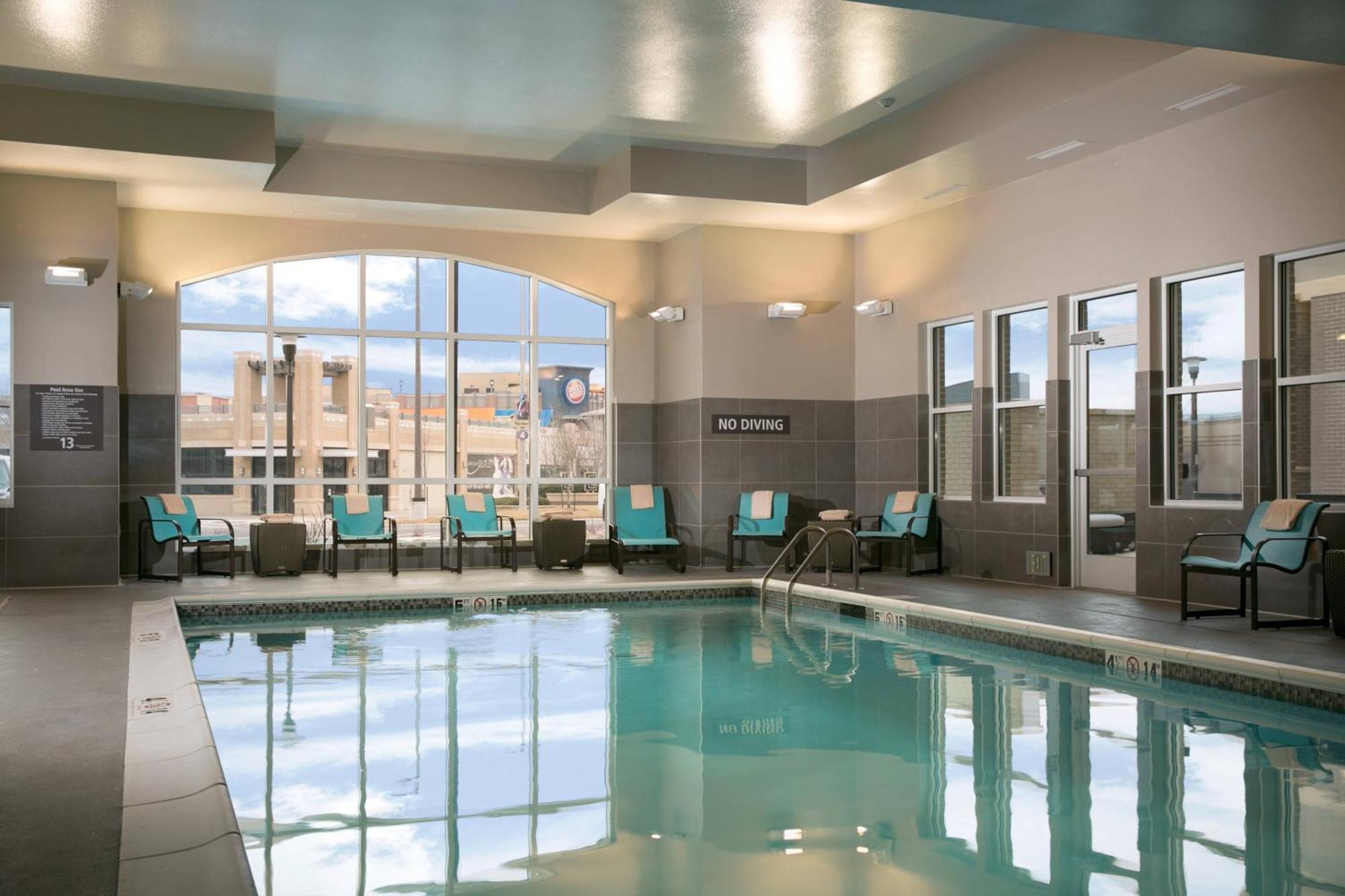 Residence Inn By Marriott Kansas City At The Legends Exterior photo