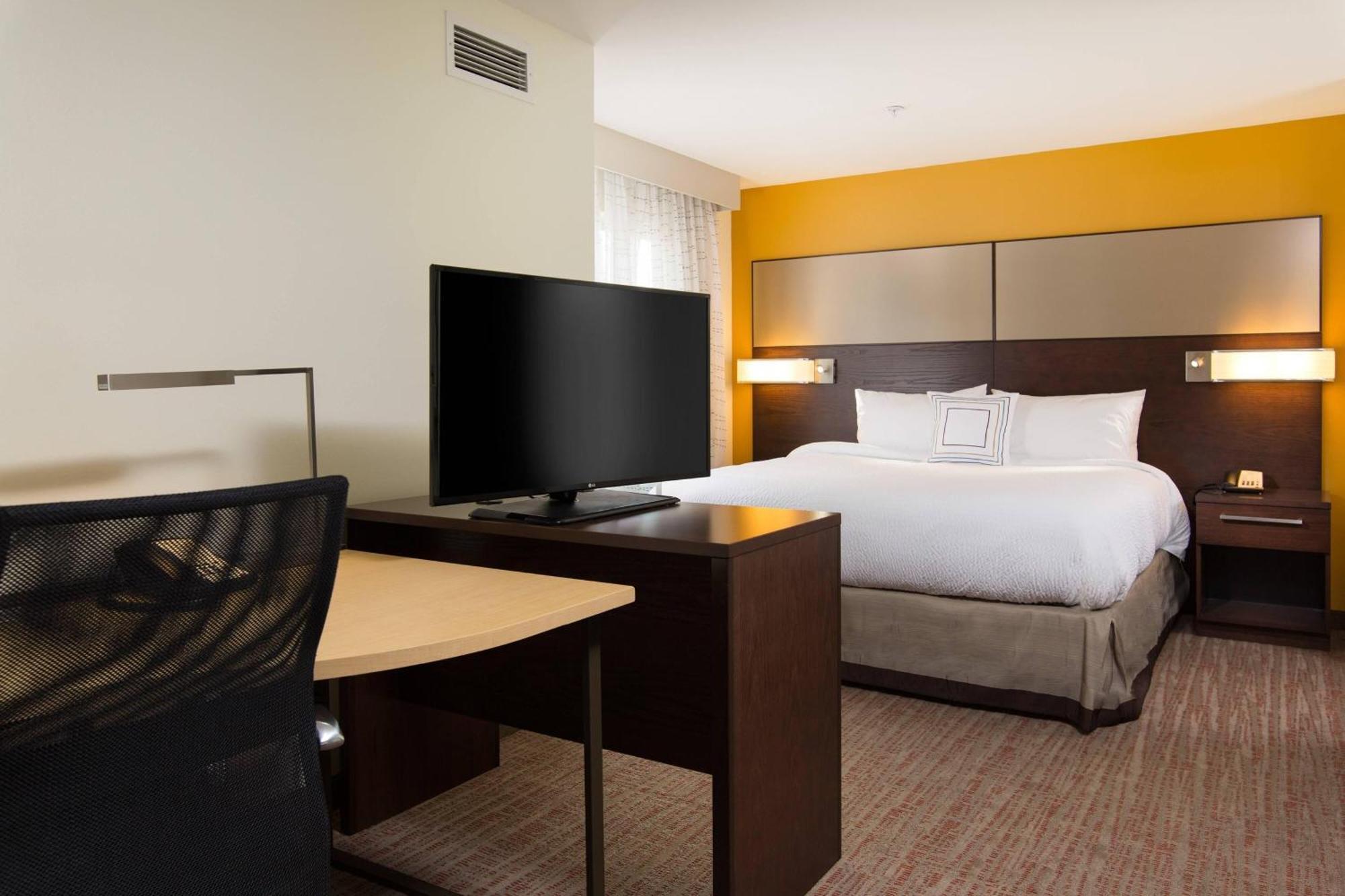 Residence Inn By Marriott Kansas City At The Legends Exterior photo