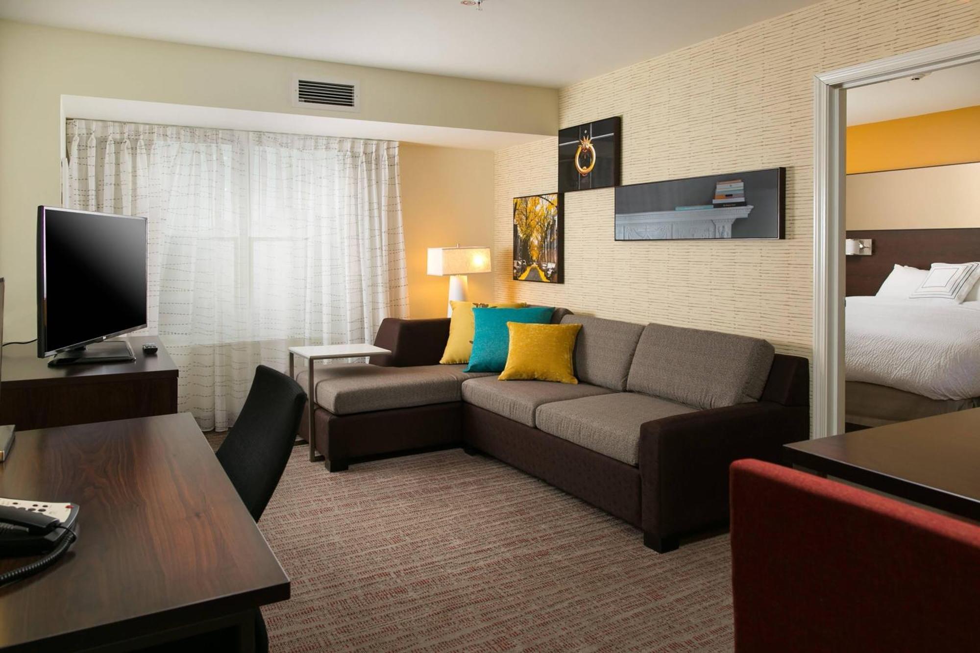 Residence Inn By Marriott Kansas City At The Legends Exterior photo