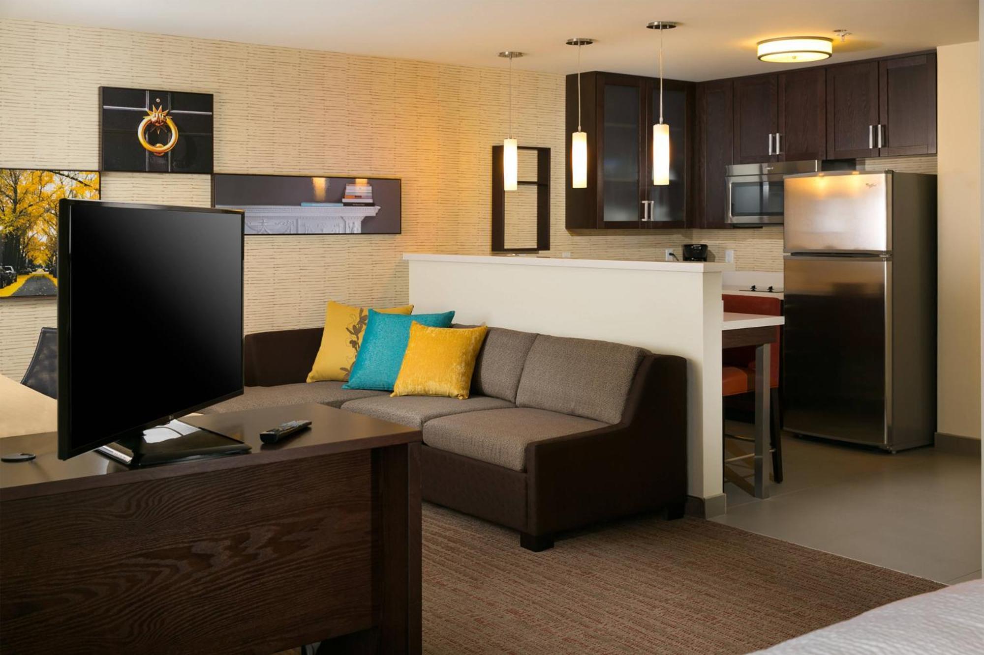 Residence Inn By Marriott Kansas City At The Legends Exterior photo