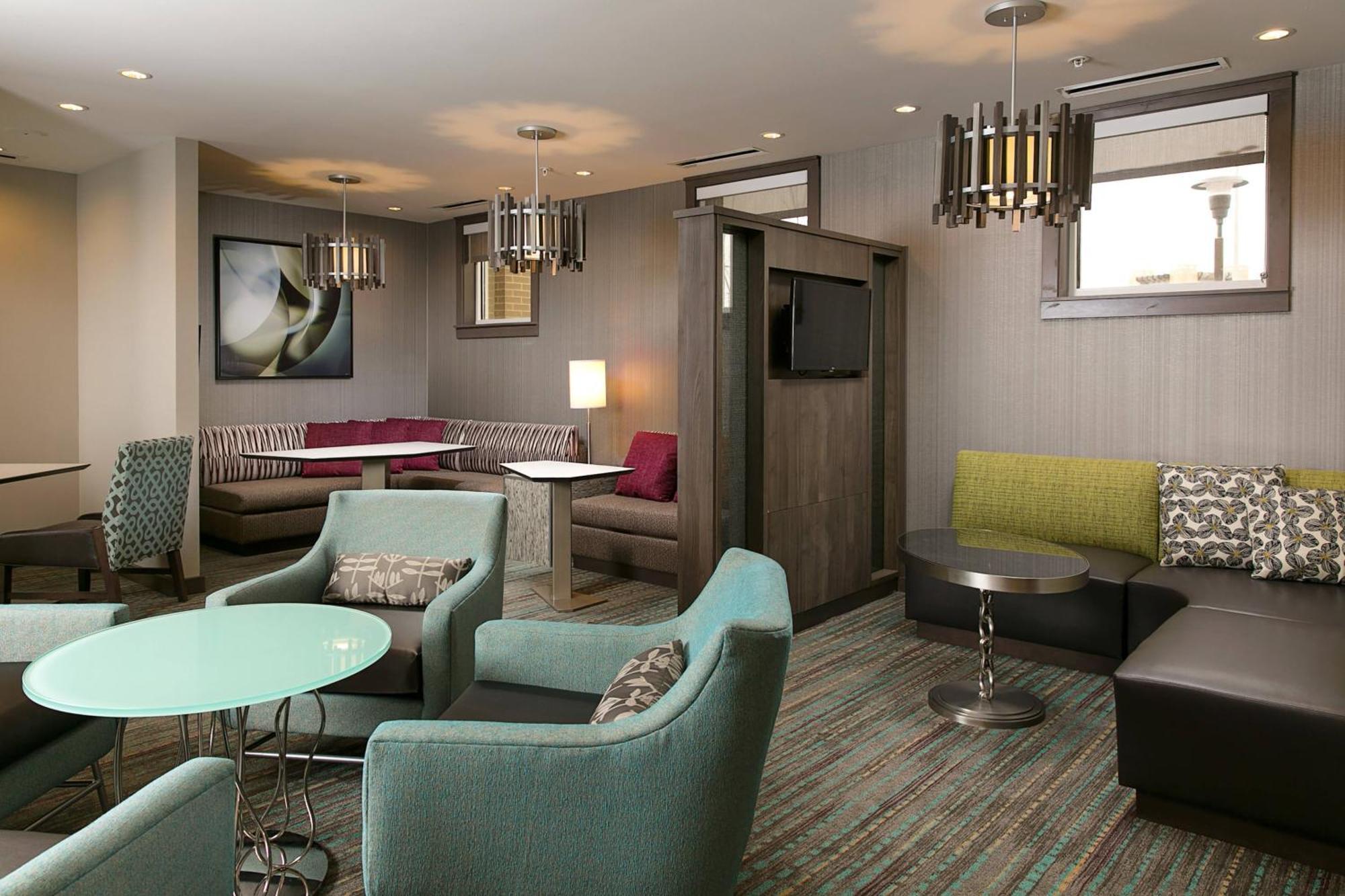 Residence Inn By Marriott Kansas City At The Legends Exterior photo